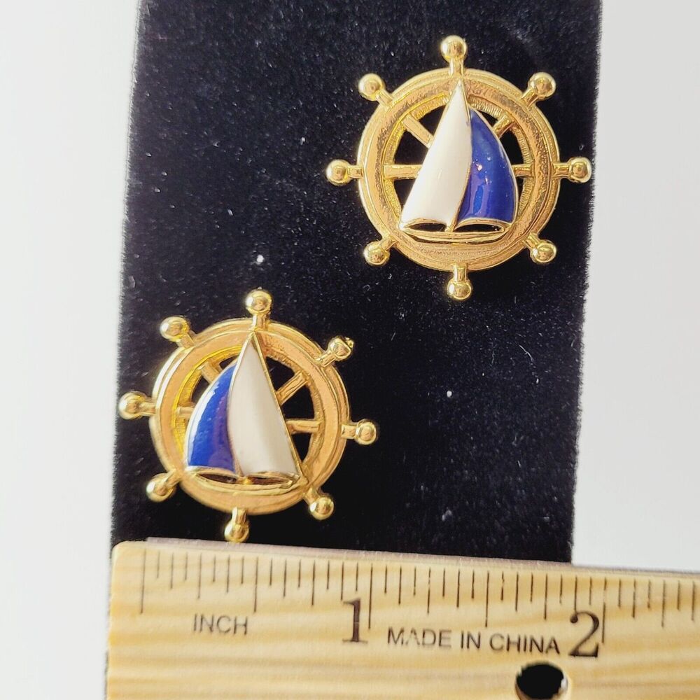 Vtg Avon Sailboat Helm Off White & Blue Enamel Gold Stud Earrings 1980s